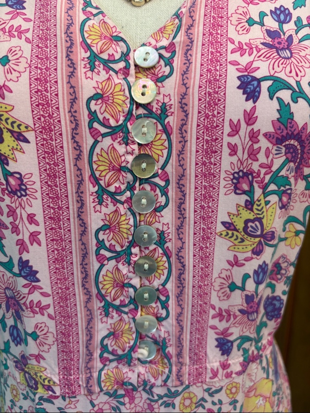 Pink Floral V-Neck Maxi Dress with Short Sleeves - Picture 3 of 16